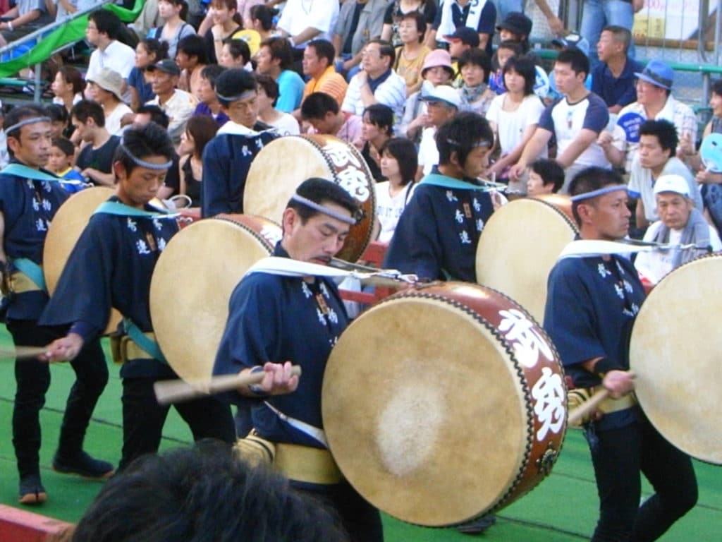 Desfile con Taiko (Tambor japonés)