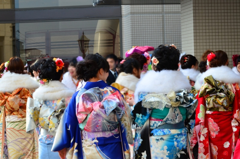 Chicas Furisode en la ceremonia de Seijin. 